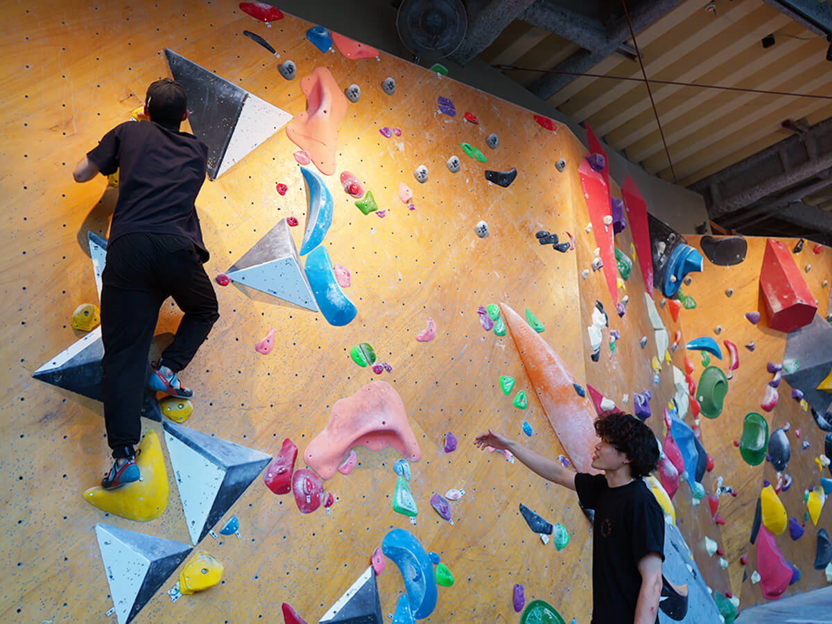 メインウォールにチャレンジしている様子